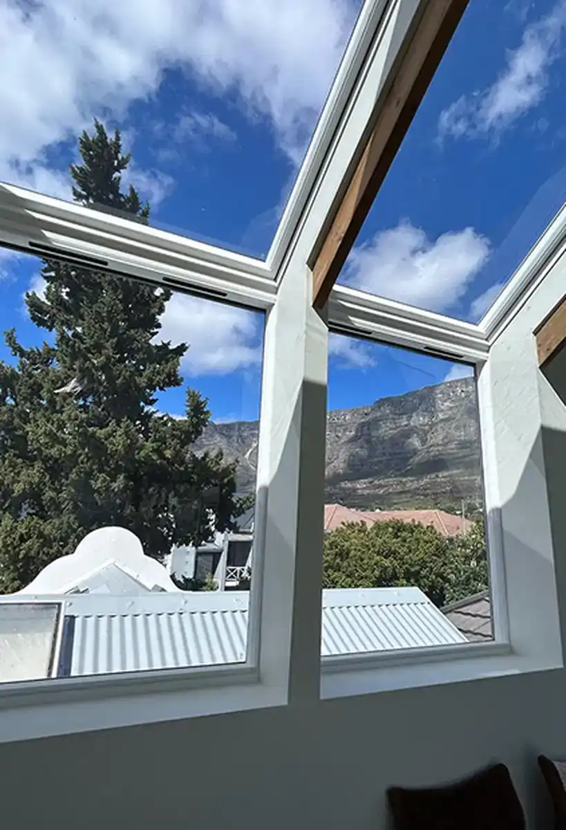 Side-by-side coupled units overlooking the ocean